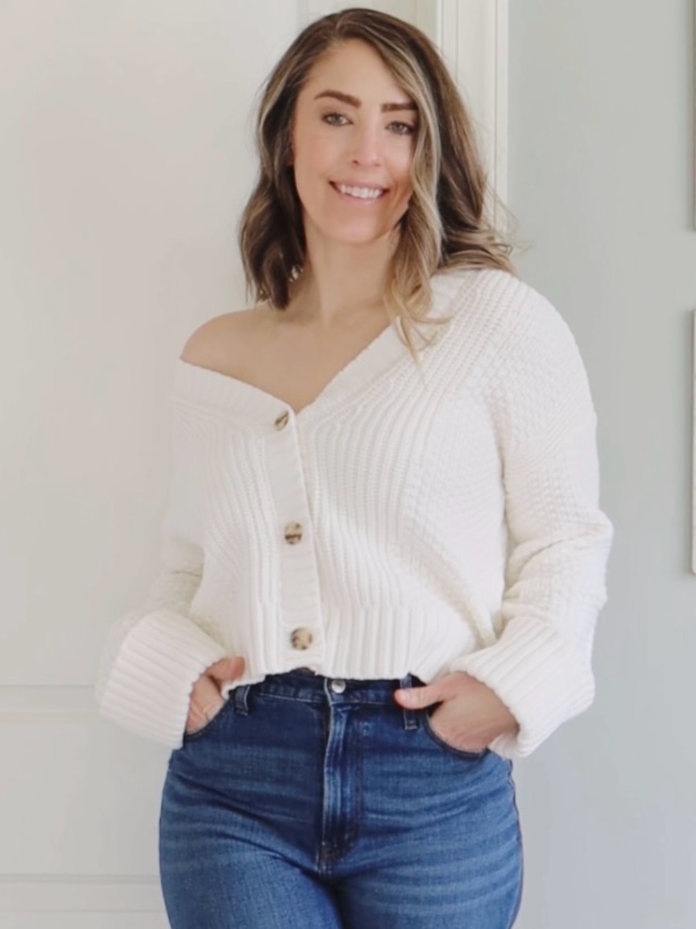 Abercrombie & Fitch Off White Chunky Knit V-Neck Button Cardigan Medium